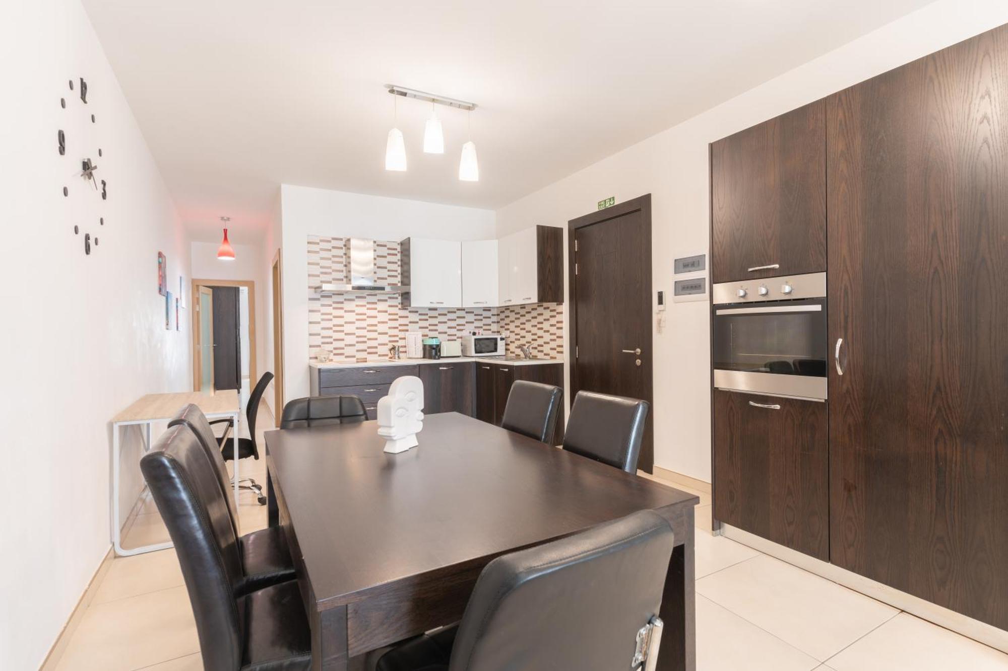 2 Bedroom In Central St Julians Prime Location In Paceville Apt 3 By Vaganza Saint Julian's 外观 照片