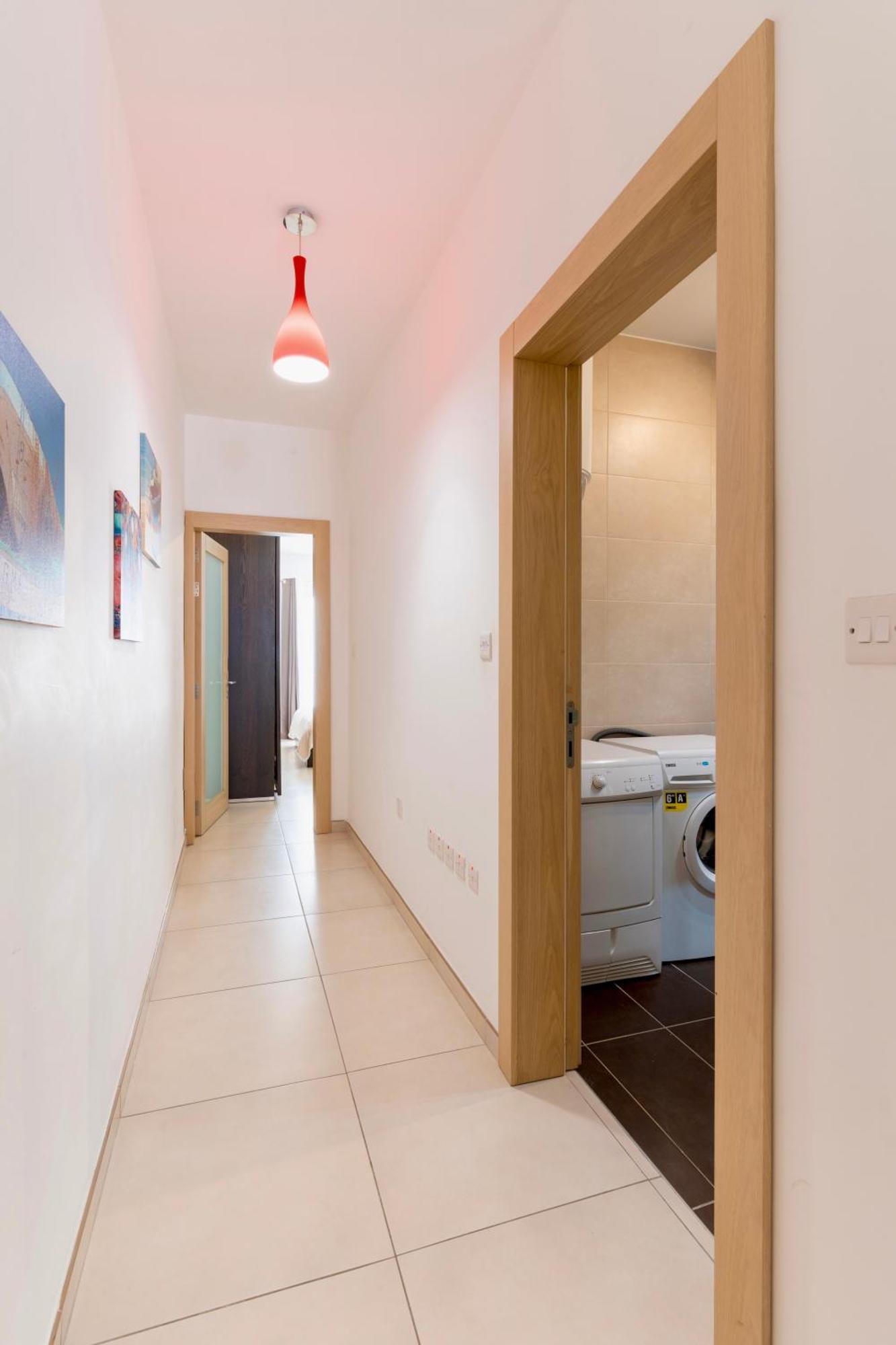 2 Bedroom In Central St Julians Prime Location In Paceville Apt 3 By Vaganza Saint Julian's 外观 照片