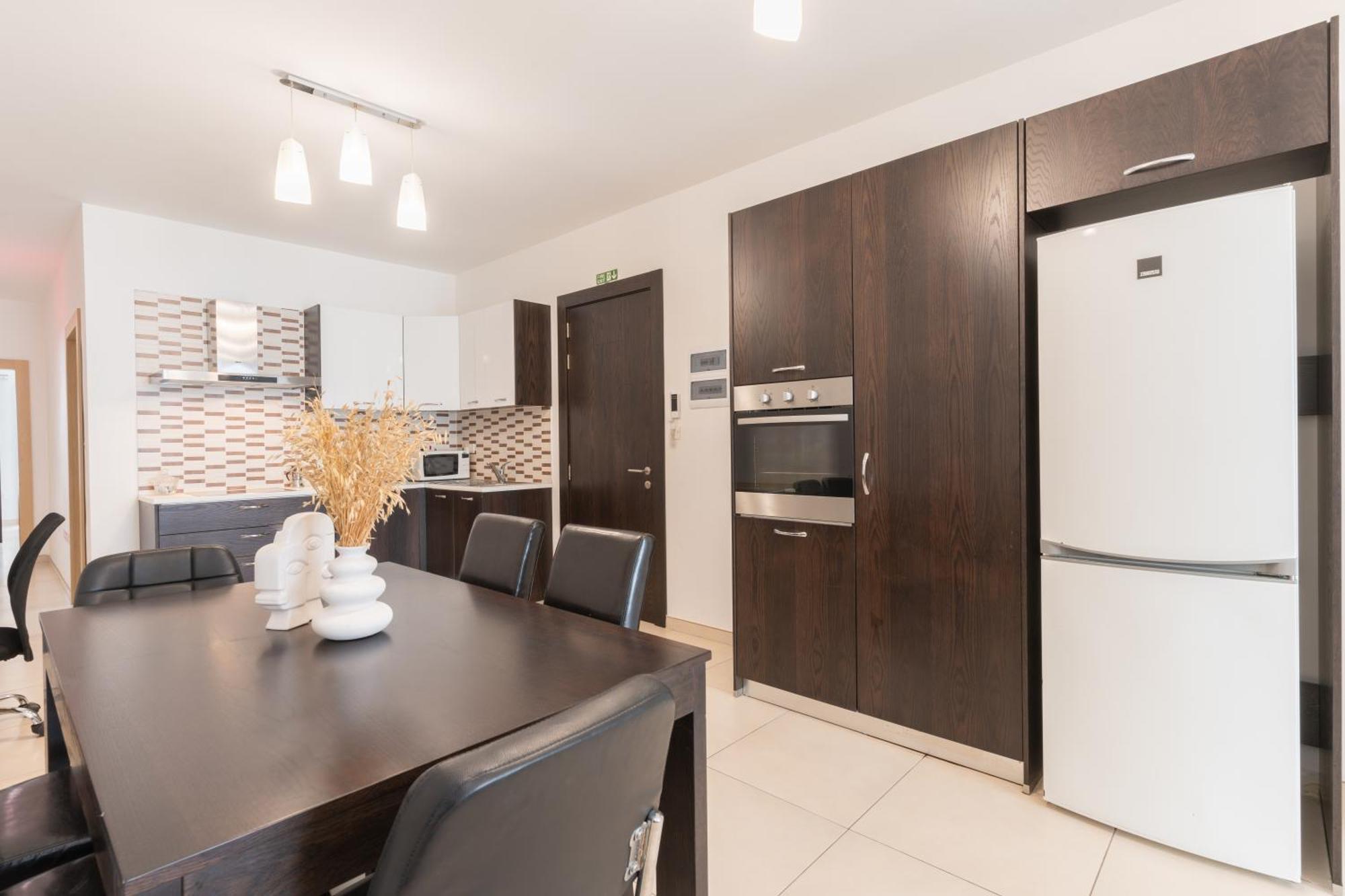 2 Bedroom In Central St Julians Prime Location In Paceville Apt 3 By Vaganza Saint Julian's 外观 照片